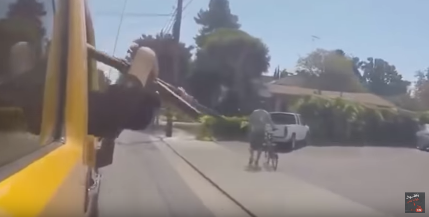بالفيديو   .. كاميرا خفية خطيرة جدا