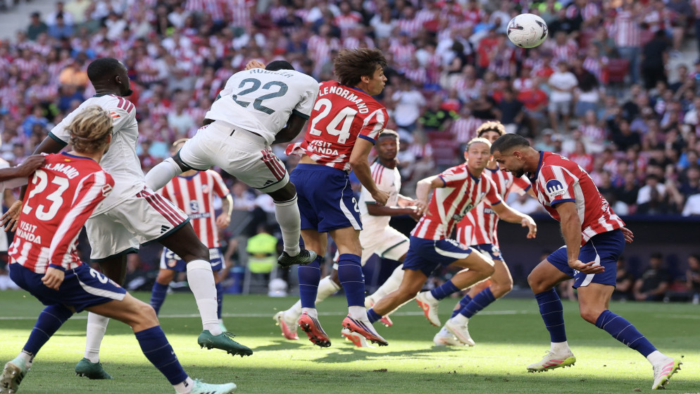 أتلتيكو يحسم الديربي أمام ريال مدريد ويلحق به الخسارة الثانية هذا الموسم 