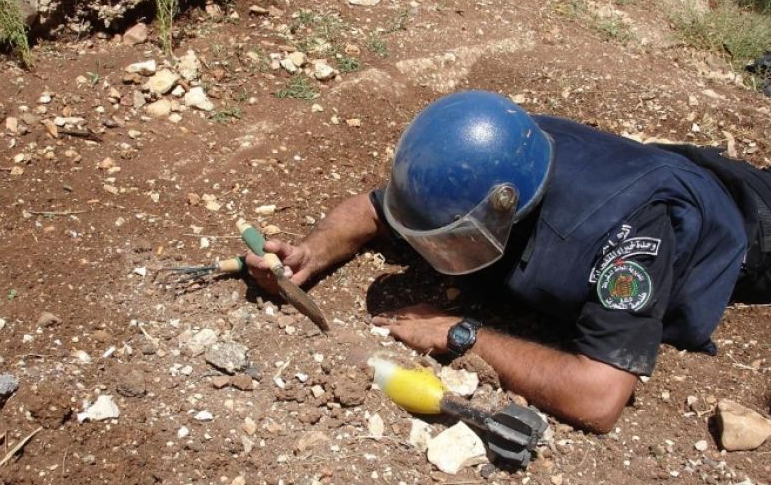 إتلاف 7 قنابل قديمة من مخلفات الاحتلال شرق رام الله