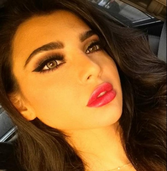 فيديو مُسرب: فضيحة الفنانة "قمر"  ..  هجمت على حبيبها الخائن وصرخت "لازم تعرف العالم إنك داعش"