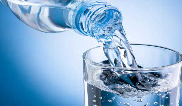 فوائد شرب المياه بكثرة في شهر رمضان