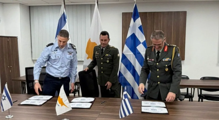 جيش الاحتلال يوقع خطة تعاون عسكري مع قبرص واليونان