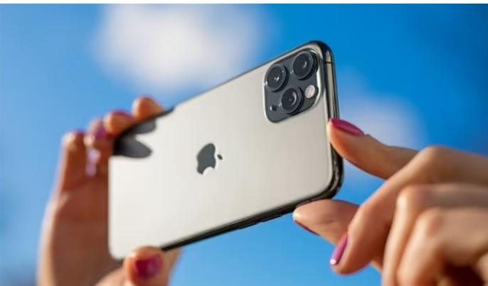 احذروا من تحديث IOS الجديد ..  تنبيه من موظف سابق في "آبل"
