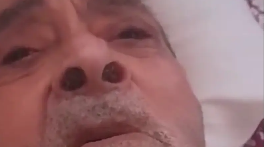 "تركه أبناؤه بمنزل مهجور" ..  مسن سبعيني يبكي الجزائريين