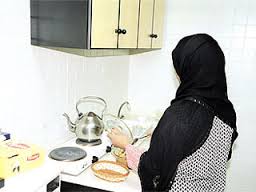سعوديّة تعذّب خادمتها المغربيّة وتحبسها في غرفة مغلقة