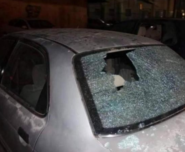 مستوطنون يهاجمون مركبات المواطنين بالحجارة في نابلس 