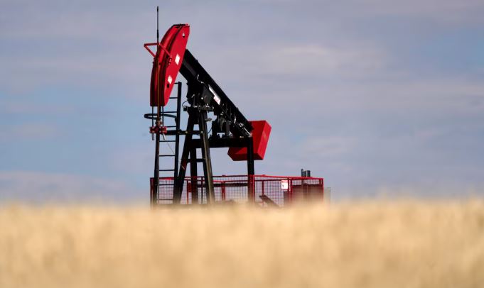 تراجع أسعار النفط مع تقييم لمخاطر الإمدادات وسط توتر بين أميركا وإيران