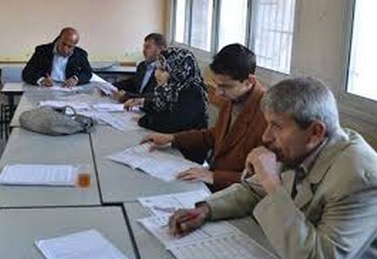 صرف مستحقات "مصححي التوجيهي" الخميس