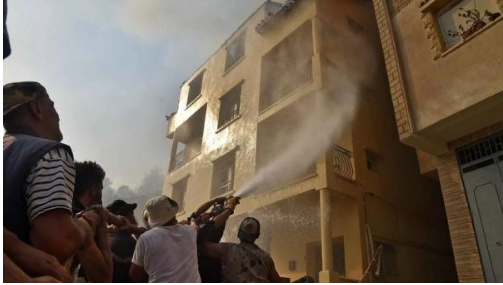 19 إصابة بحريق عمارة سكنية‎ بالجزائر