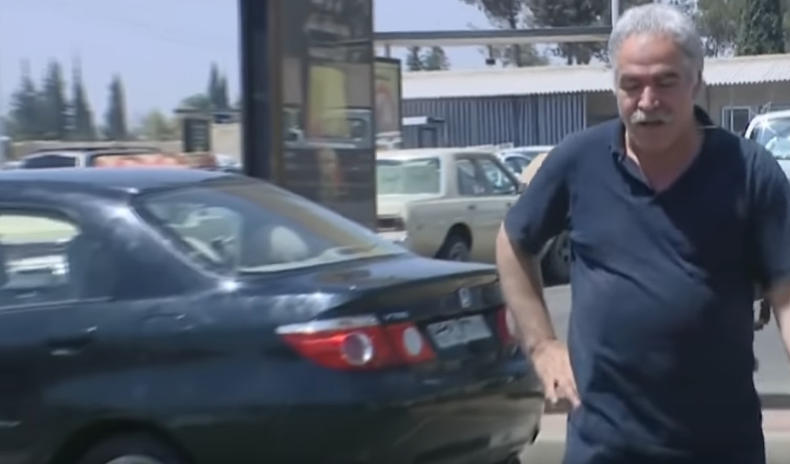 كاميرا خفية مع الفنان نزار ابو حجر مهرب اثار محترف !!!