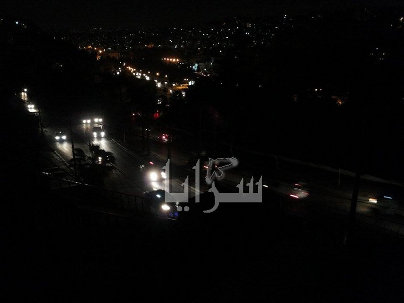 بالصور : انقطاع التيار الكهربائي عن منطقة المهاجرين وجبلي عمان والاخضر 