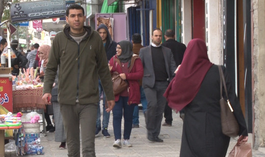 ما مدى استفادة الفلسطينيين من شبكة الإنترنت بحياتهم اليومية؟ 