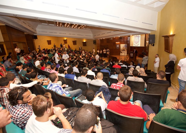جامعة عمان الأهلية تحتفل بطلبتها المستجدين