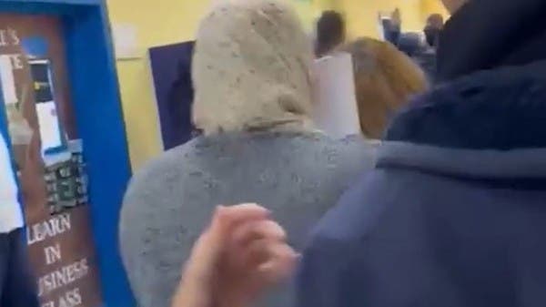 فيديو لمعركة عنيفة داخل مدرسة مصرية