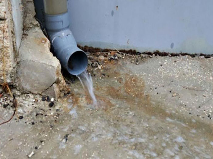 مياه اليرموك تدعو المواطنين لعدم ربط المزاريب على الصرف الصحي خلال المنخفض الجوي 
