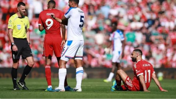 إصابة صلاح مع ليفربول تثير قلق مصر قبل كأس العالم