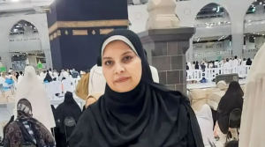 توفيت أمام الكعبة ..  سعوديون يتفاعلون مع نعي مصري لزوجته