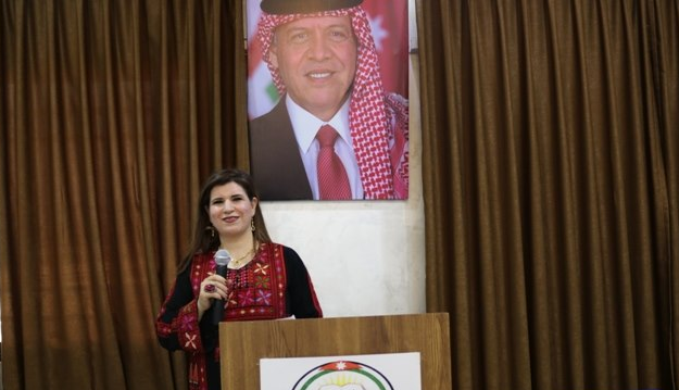 (محاربات كورونا  ..  قلب امرأة وحزم جندي شجاع)