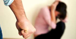 طفلة مصرية تتعرض لتعذيب وحشي من قبل والدها وعمتها