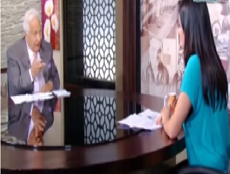 بالفيديو ..  طبيب نفسي لـ"مذيعة مصرية": "لو حد حاول يغتصبك ابتسمي له"