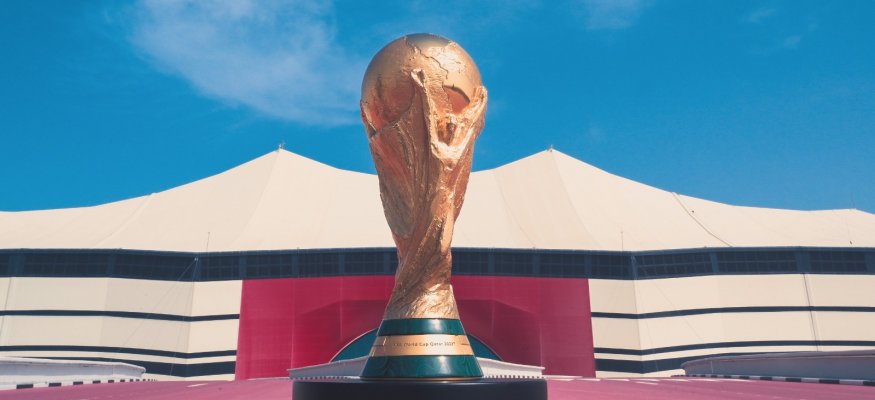 مجسم كأس العالم يصل محطته الأخيرة في الدوحة بعد انتهاء جولته العالمية 