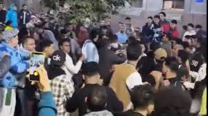 بالفيديو ..  شجار بصواني السحور يشغل مصر ..  فيديو من أمام مطعم
