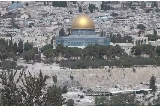 الاحتلال الإسرائيلي يعتقل إمام المسجد الأقصى المبارك