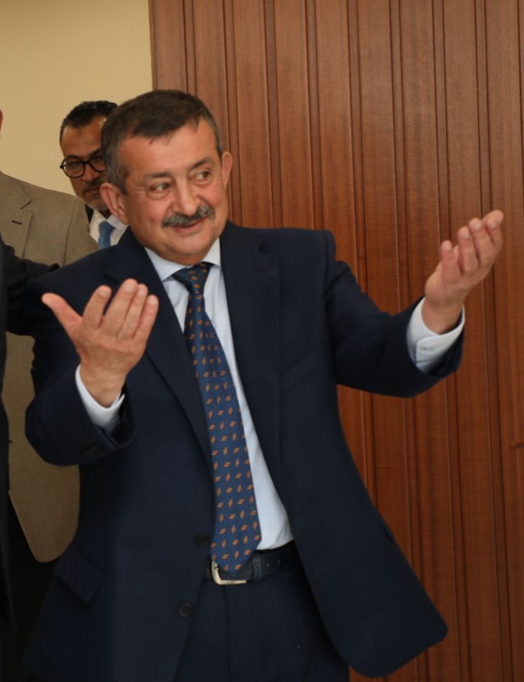 الخشمان ضبط بسطات ومعرشات لموظفين وسيتم اتخاذ الإجراءات اللازمة بحقهم 