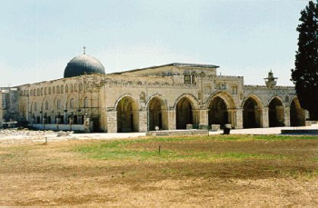 " الفقه الإسلامي" يعلن غدا فتوى بوجوب زيارة الأقصى
