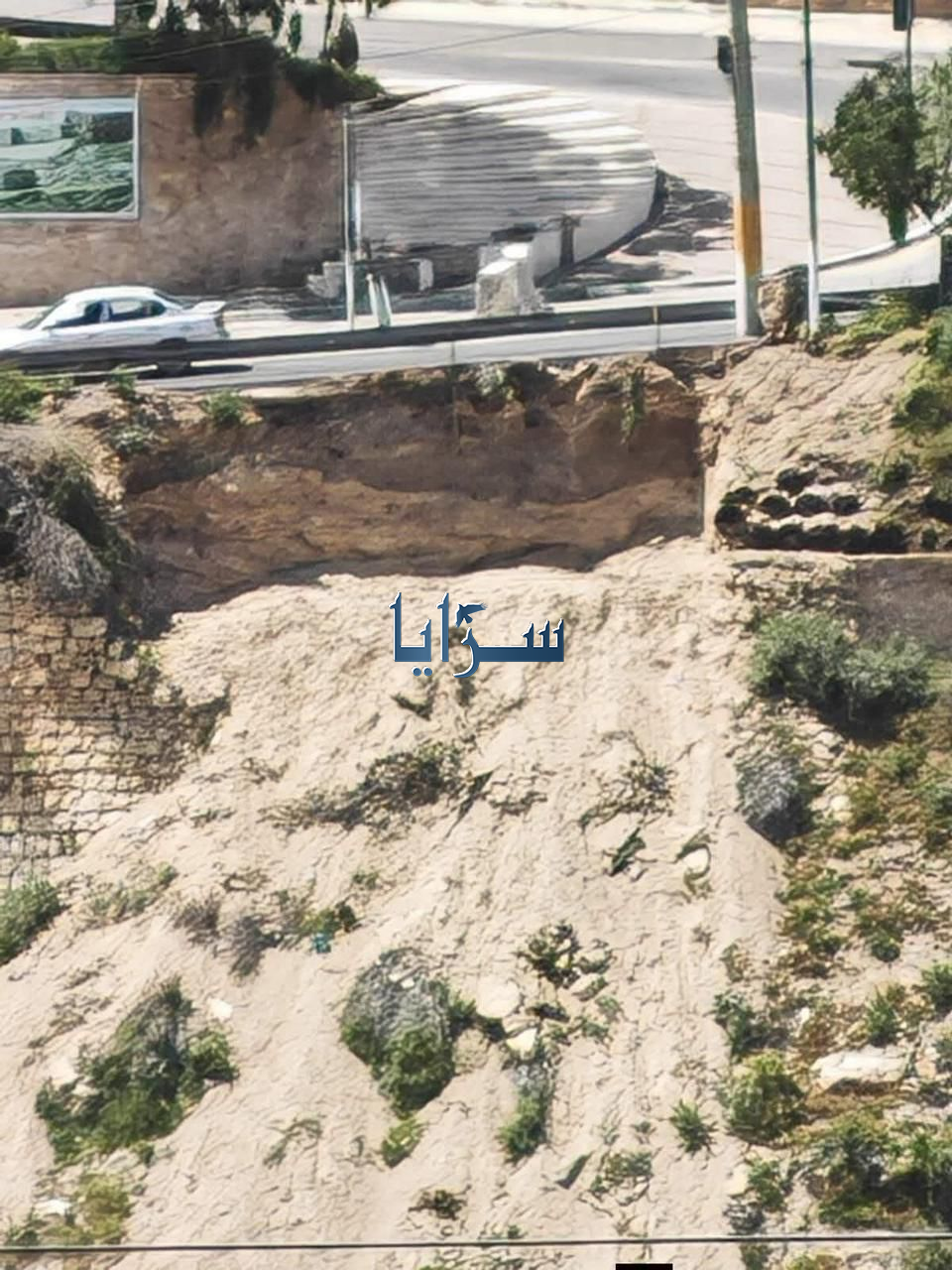 انهيار صخري جديد يهدد باغلاق طريق الكرك ويثير مخاوف المواطنين  ..  صورة 