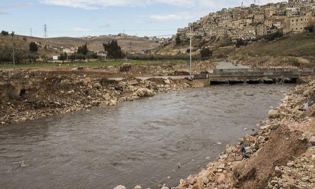 سلطة وادي الاردن تعلن حاله الطوارئ المتوسطة وتحذر من تشكل السيول