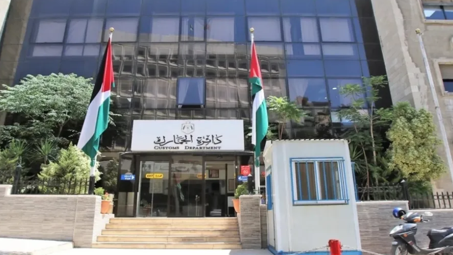 أكثر من 350 ألف مسافر عبر جمرك العمري خلال شهر
