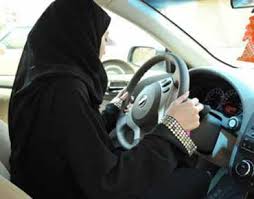 مجلس الشورى يوافق على قيادة المرأة السعودية للسيارة