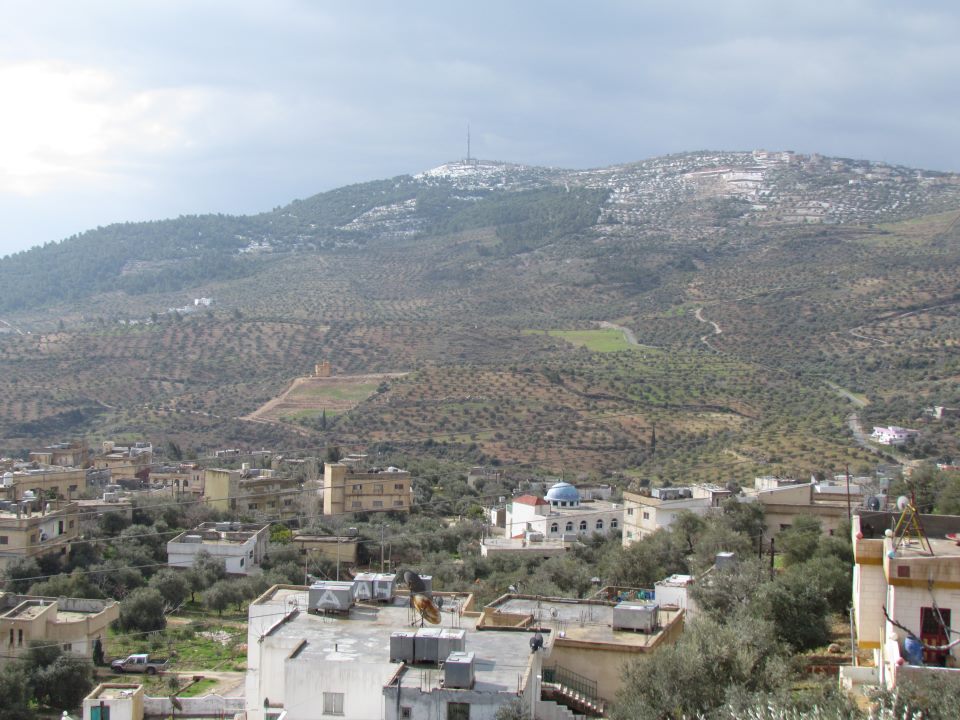 سكان بلدة نجدة يطالبون بتوفير وسائط نقل في بلدتهم