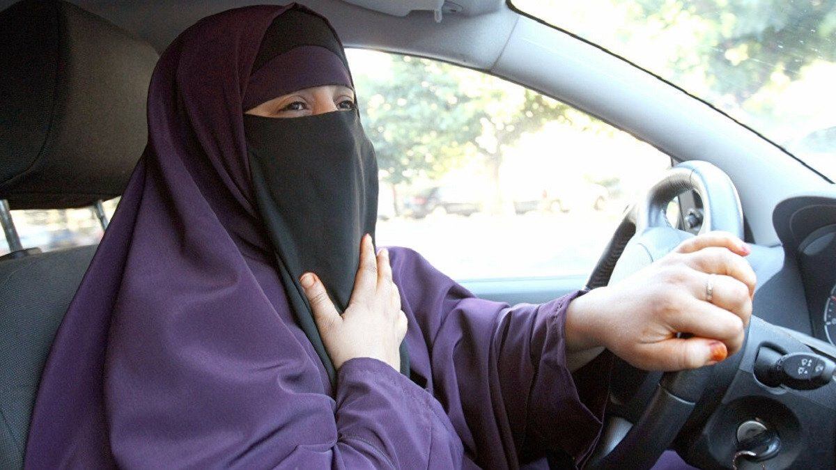 من هي الإعلامية السعودية عزيزة العمراني التي قُتلت على يد زوجها؟