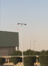 بالفيديو ..  مصرع متدرب فقد الوعي أثناء عملية إنزال مظلي في السعوديه 