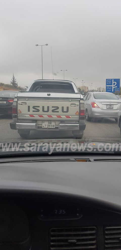 بالصور   ..  اهالي ضاحية الرشيد يعانون من أزمة مرورية خانقة بسبب خطأ هندسي في طلوع الجاذبية  .. "تفاصيل"