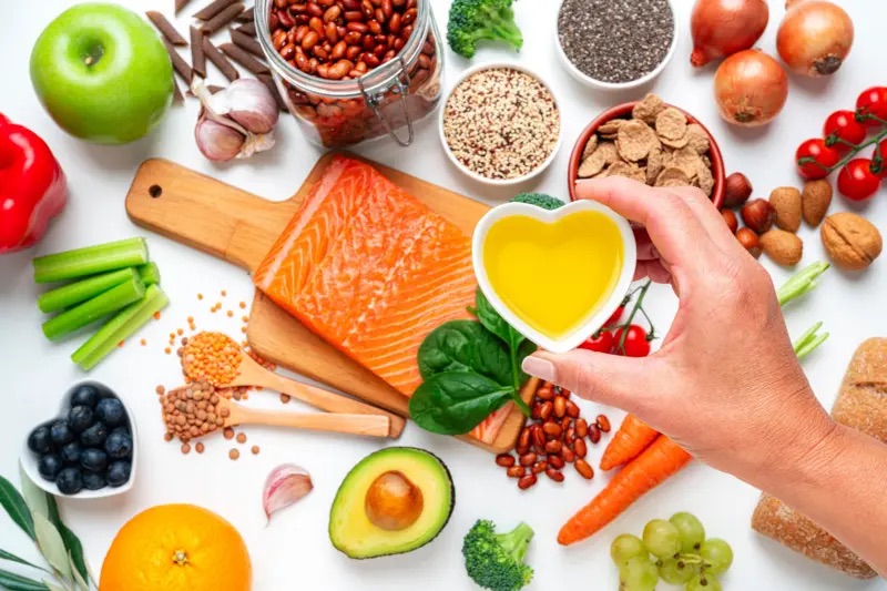 "الخطر الصامت" على مائدة الإفطار ..  كيف تتغير مستويات الكوليسترول في جسمك خلال الصيام؟