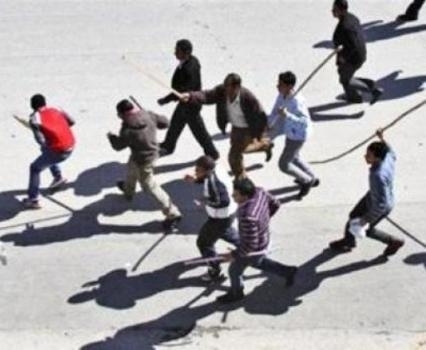 معلم يروي ما حدث في مدرسة "طارق بن زياد" ..  ولي امر طالب تهجم على المدير بالعصي  .. "تفاصيل"