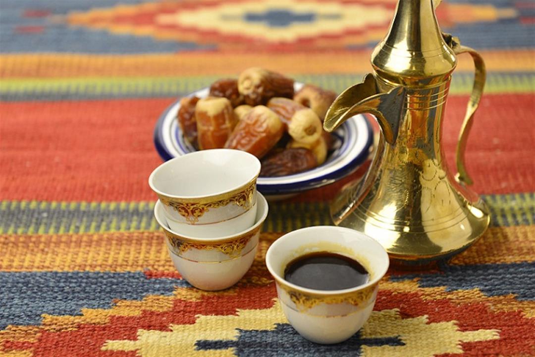 ماذا يحدث لجسمك إن تناولت التمر مع القهوة صباحا؟  