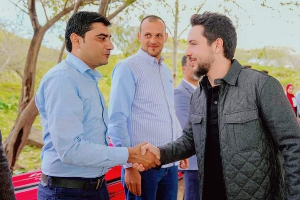 الزميل يوسف قطيش يهنئ جلالة الملك والملكة بمناسبة زفاف ولي العهد الأمير الحسين 