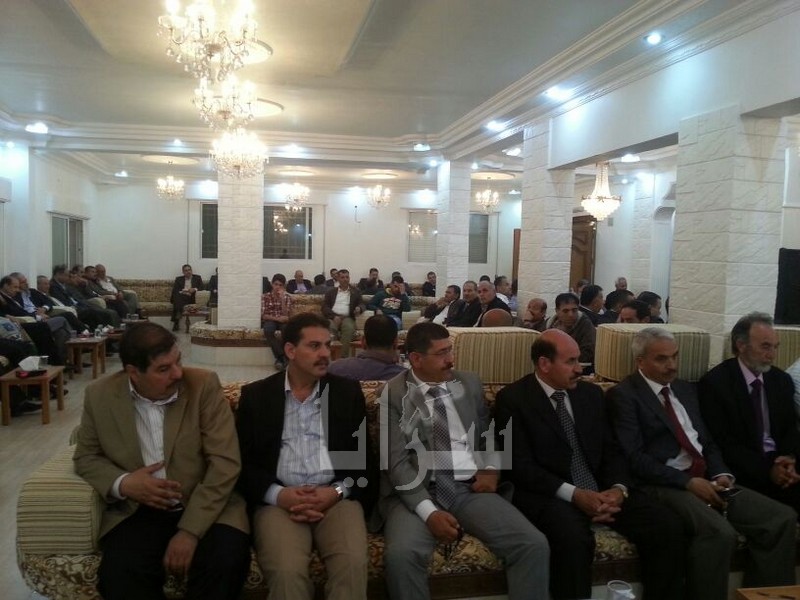 بالصور: إجتماع حاشد لعشيرة العبيدات للتباحث حول قرار وقف القاضي "لؤي عبيدات"