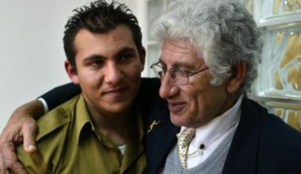 "اسرائيل" تمنح فلسطيني جنسيتها  بعد ان خدم ابنه في جيشها