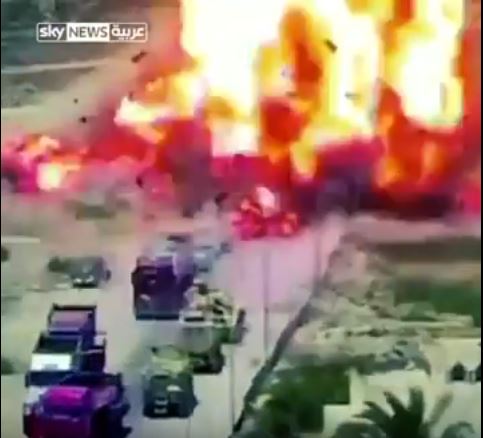 بالفيديو .. شاهد شجاعة جندي مصري "دهس" إرهابيين بدبابته قبل انفجار مركبتهم 