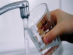المعشر ينفي نية الحكومة رفع أسعار المياه