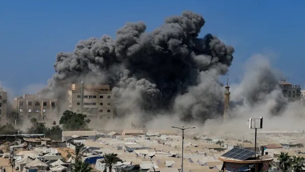 إعلام عبري: الجيش يعتزم قصف المزيد من الأبراج في غزة
