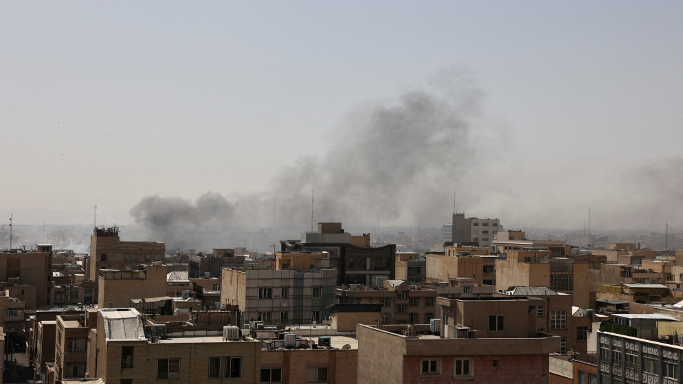 التلفزيون الإيراني بعد قصف محيطه: جميع قنواتنا تبث بشكل طبيعي ولا يوجد قتلى أو جرحى