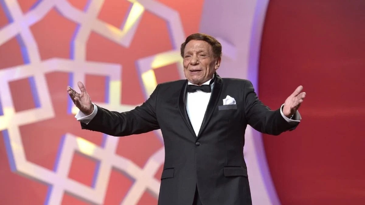 محمد إمام يكشف تطورات حالة عادل إمام الصحية (فيديو)