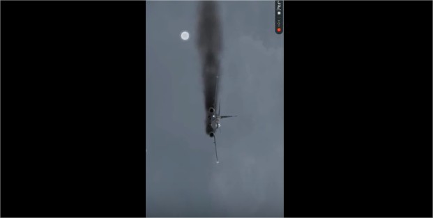 بالفيديو :هبوط إضطراري لطائرة الخطوط الباكستانية بمطار إسطنبول التركي لاشتعال محركين فيها