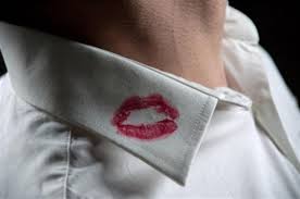 أغرب 8 قصص للخيانة الزوجية في العالم  ..  احدهم خان زوجته مع 17 امرأة 